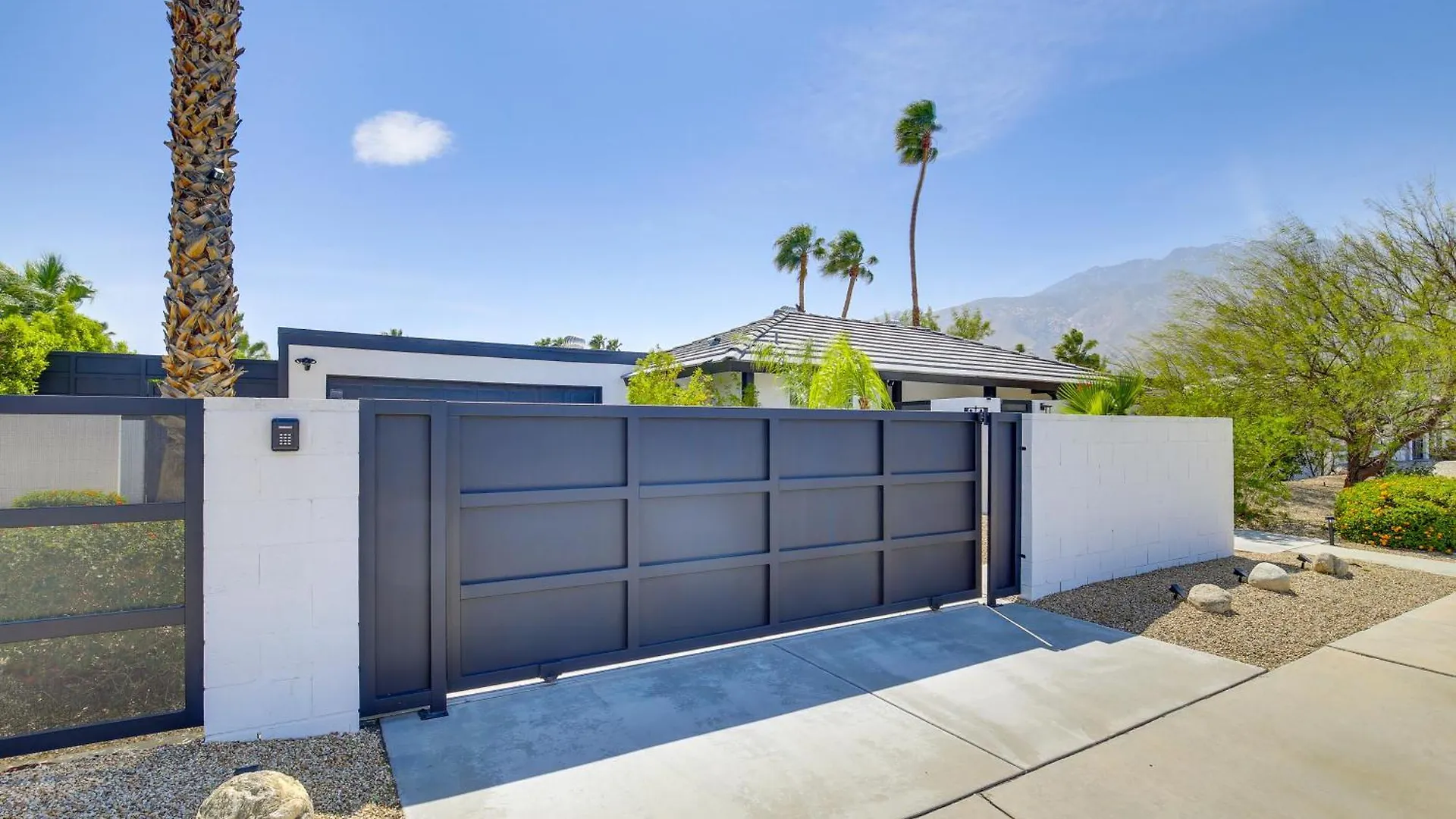 Holiday home Mtn Views and Outdoor Oasis Palm Springs Getaway Villa