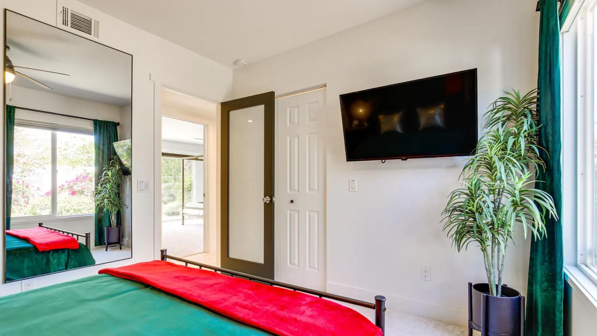 Mtn Views and Outdoor Oasis Palm Springs Getaway Villa Holiday home